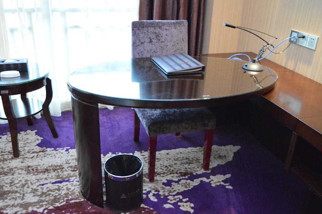 Aimoer Hotel Foshan Oda fotoğraf